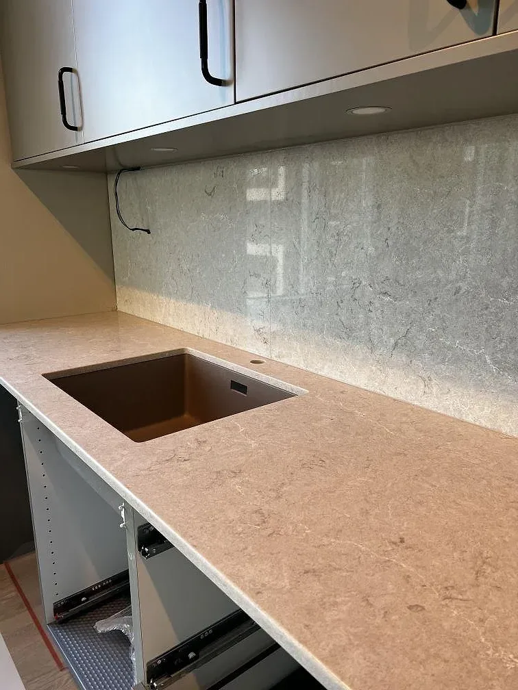 Køkkenbordplade i Bianco Drift, Limhamn – billede 4