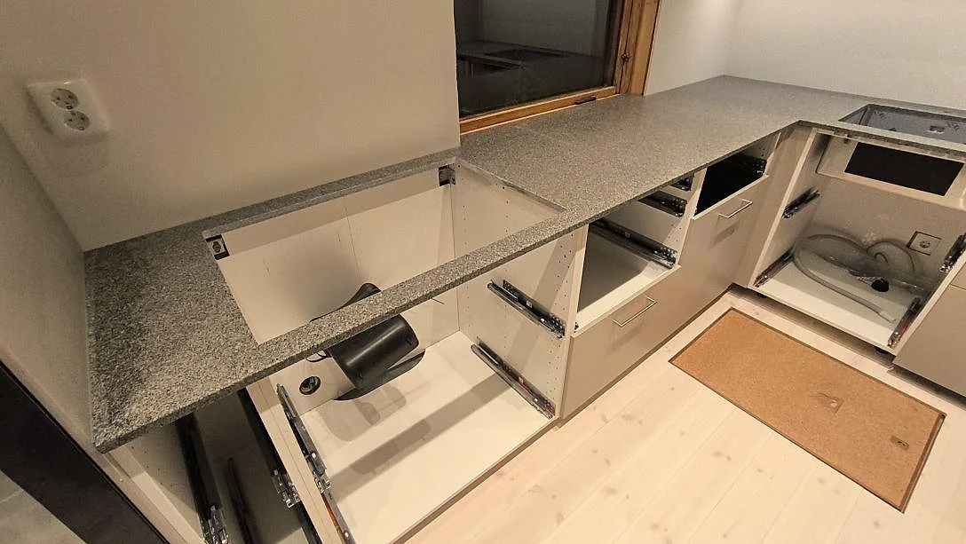 Køkkenbordplade i Bohus Grå, Djurhamn – billede 2