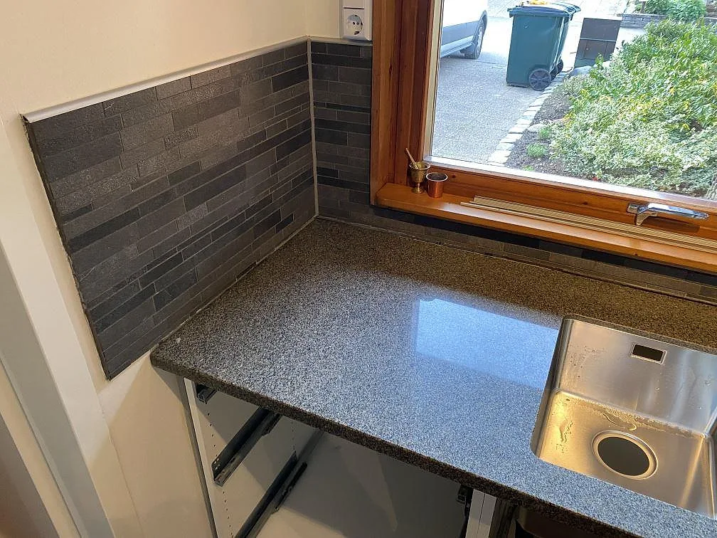 Køkkenbordplade i Bohus Grå, Höör – billede 3