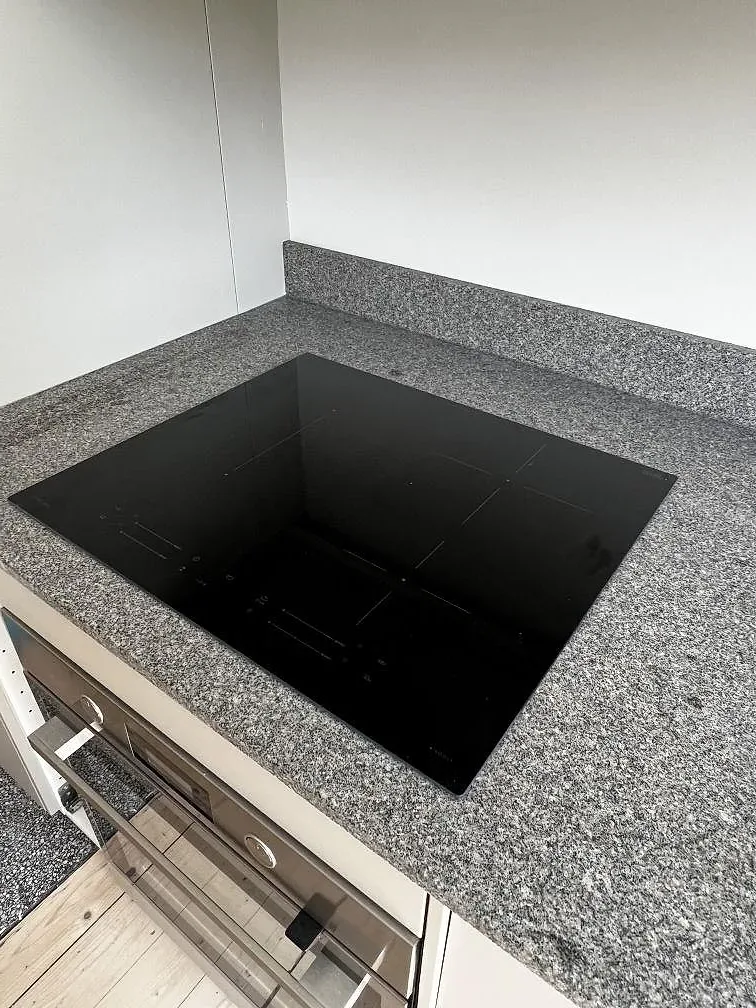 Køkkenbordplade i Bohus Grå, Malmö – billede 3