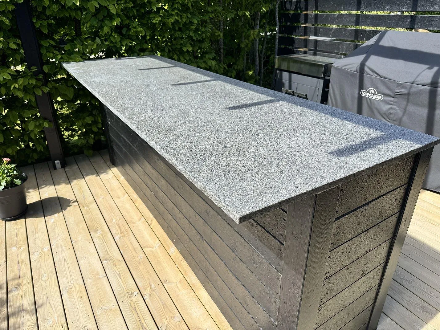Gennemført projekt: Køkkenbordplade i Bohus Grå, Malmö.