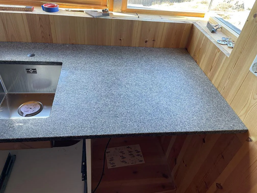 Køkkenbordplade i Bohus Grå, Skärhamn – billede 2