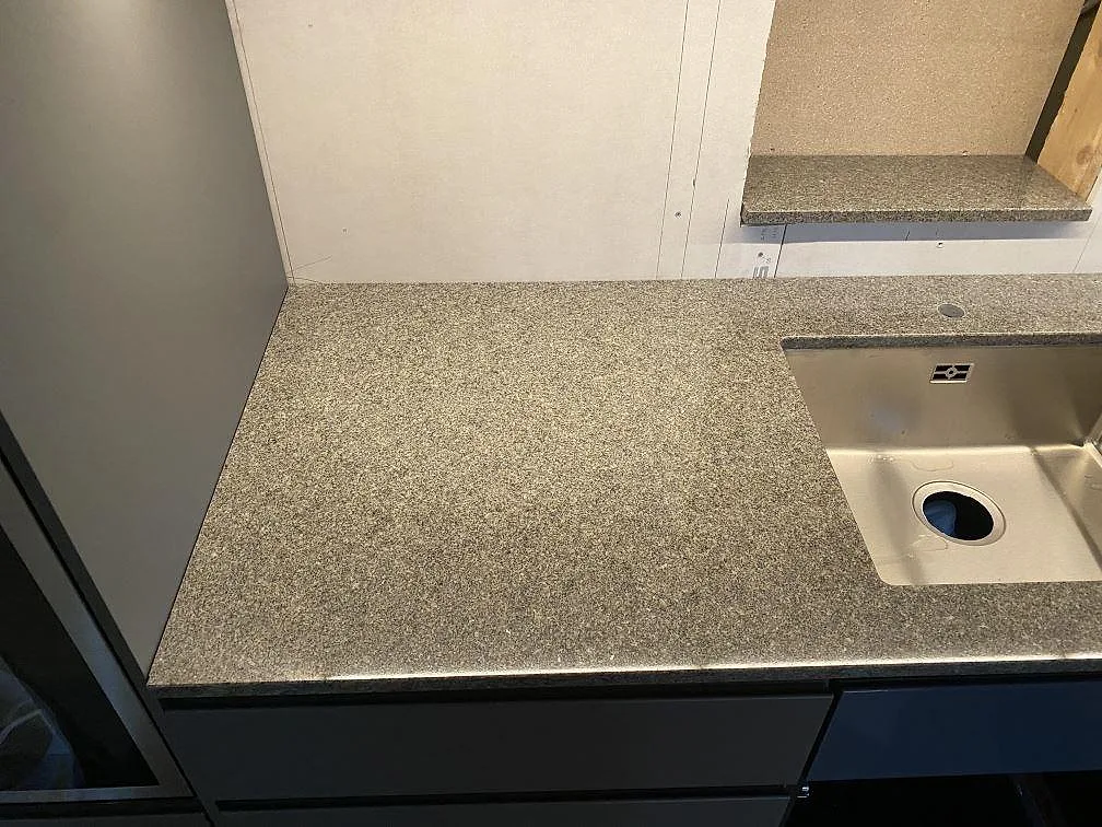 Køkkenbordplade i Bohus Grå, Upphärad – billede 2