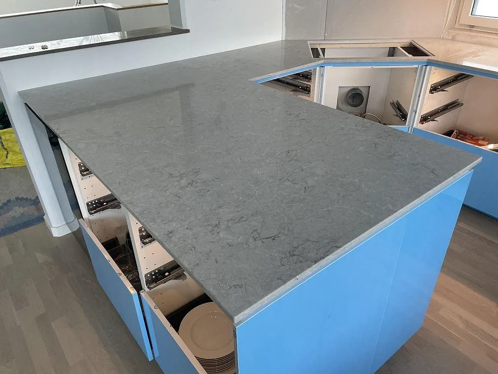 Køkkenbordplade i Caesarstone Bianco Drift, Lomma – billede 2