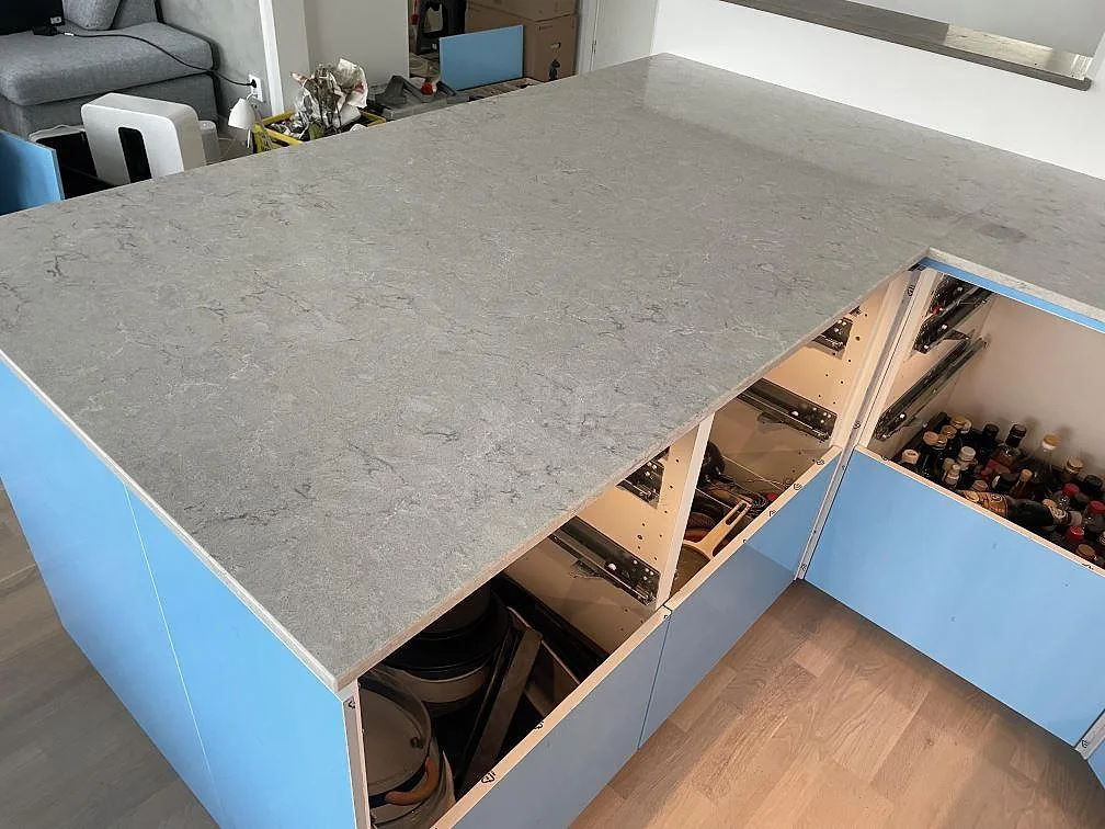 Køkkenbordplade i Caesarstone Bianco Drift, Lomma – billede 5
