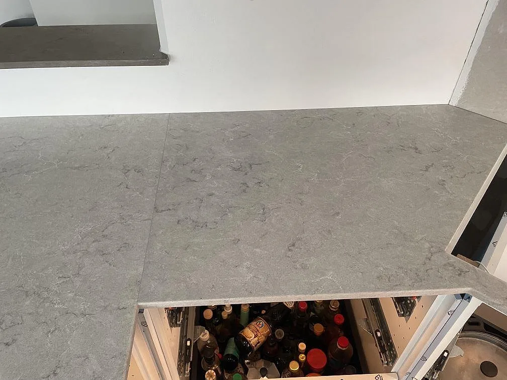 Køkkenbordplade i Caesarstone Bianco Drift, Lomma – billede 6