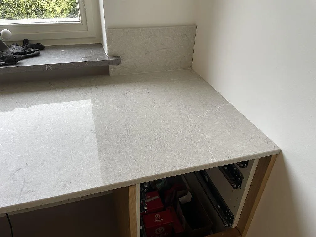 Køkkenbordplade i Caesarstone Bianco Drift, Malmö – billede 8