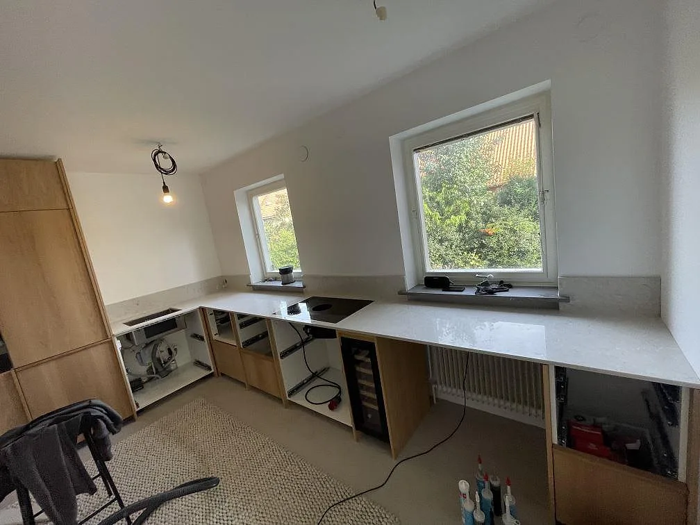 Køkkenbordplade i Caesarstone Bianco Drift, Malmö