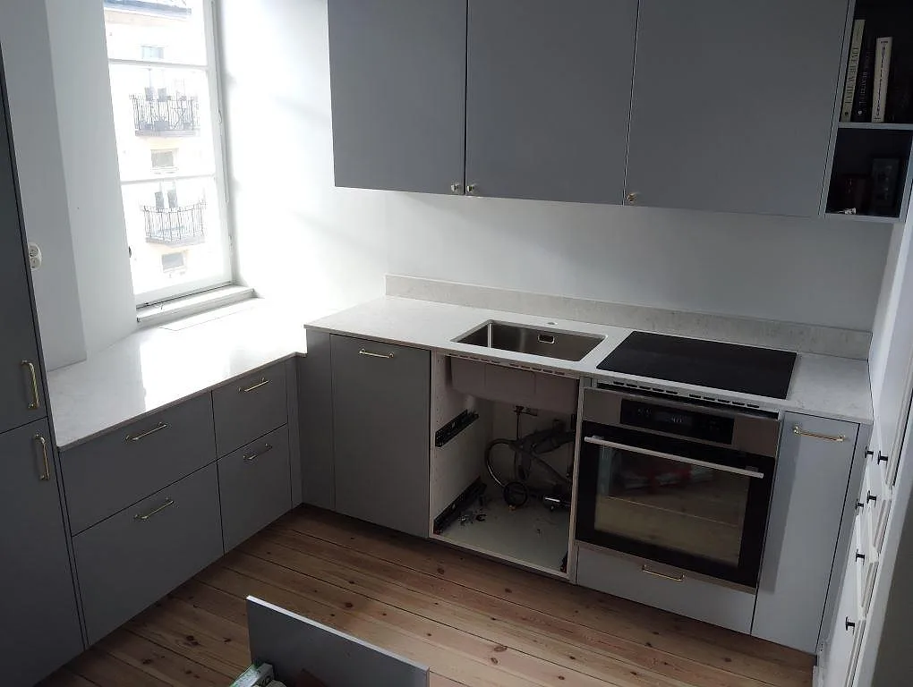 Køkkenbordplade i Caesarstone Bianco Drift, Stockholm – billede 2
