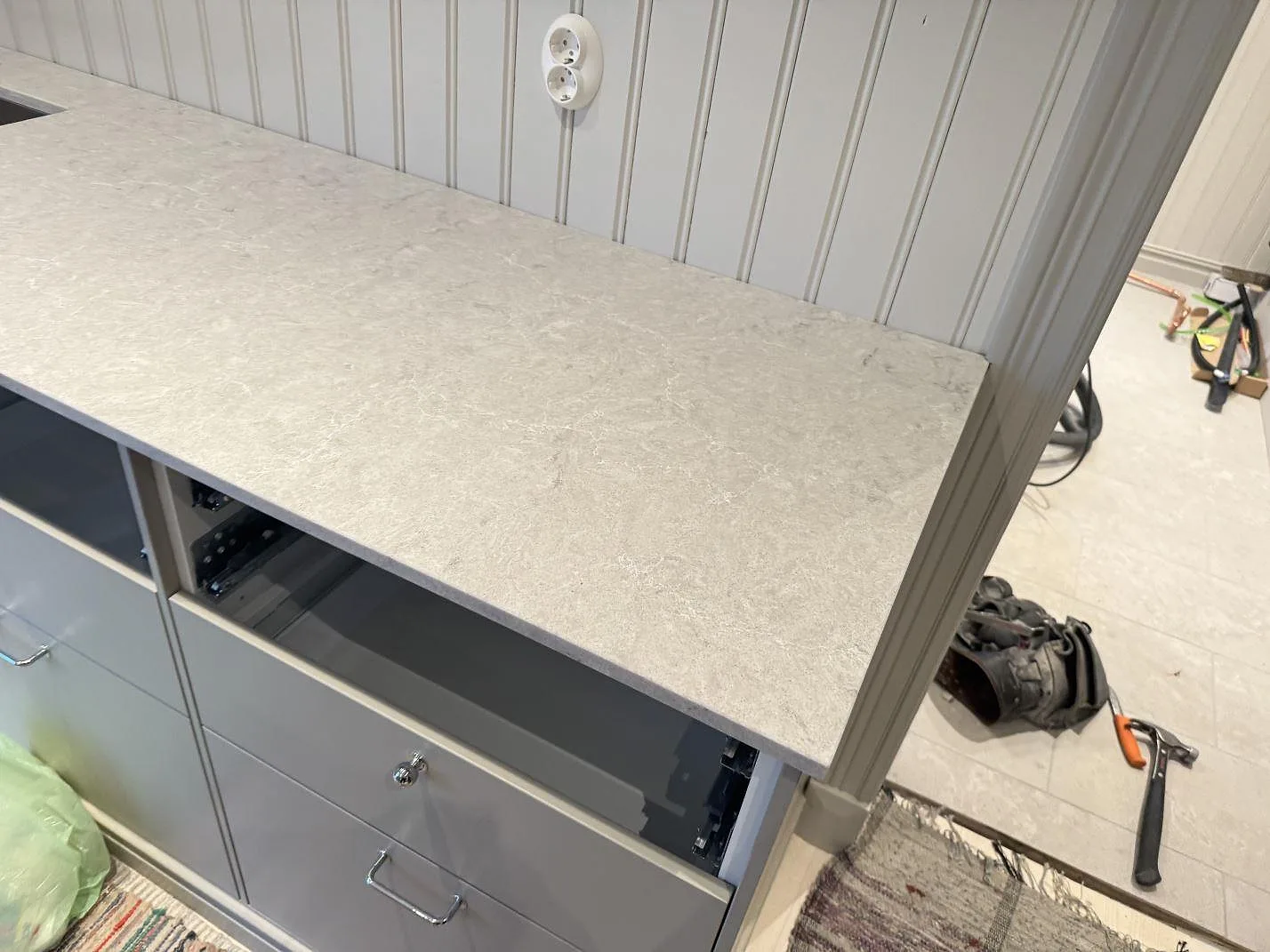 Køkkenbordplade i Caesarstone Bianco Drift, Vårgårda – billede 8