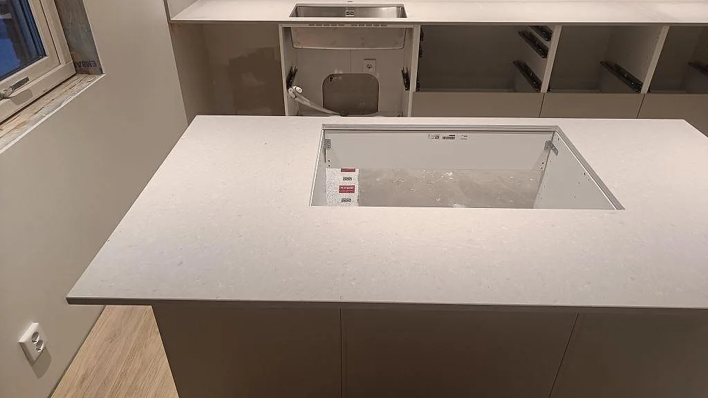 Køkkenbordplade i Caesarstone Clamshell, Åseda – billede 2
