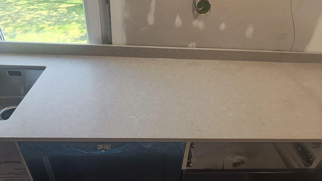 Køkkenbordplade i Caesarstone Clamshell, Falköping – billede 5
