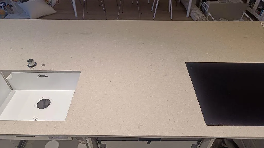 Køkkenbordplade i Caesarstone Clamshell, Lomma – billede 2