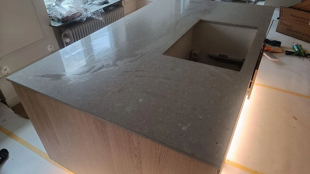 Køkkenbordplade i Caesarstone Clamshell, Malmö