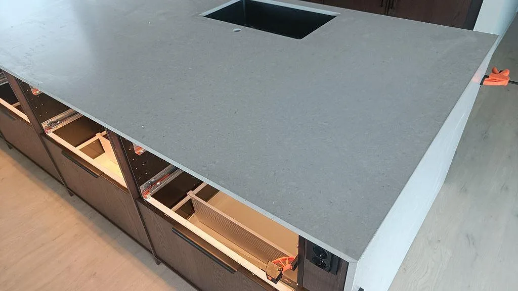 Køkkenbordplade i Caesarstone Clamshell, Nättraby – billede 3