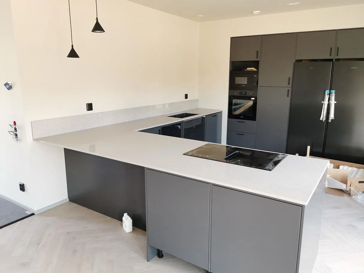 Køkkenbordplade i Caesarstone Clamshell, Nässjö