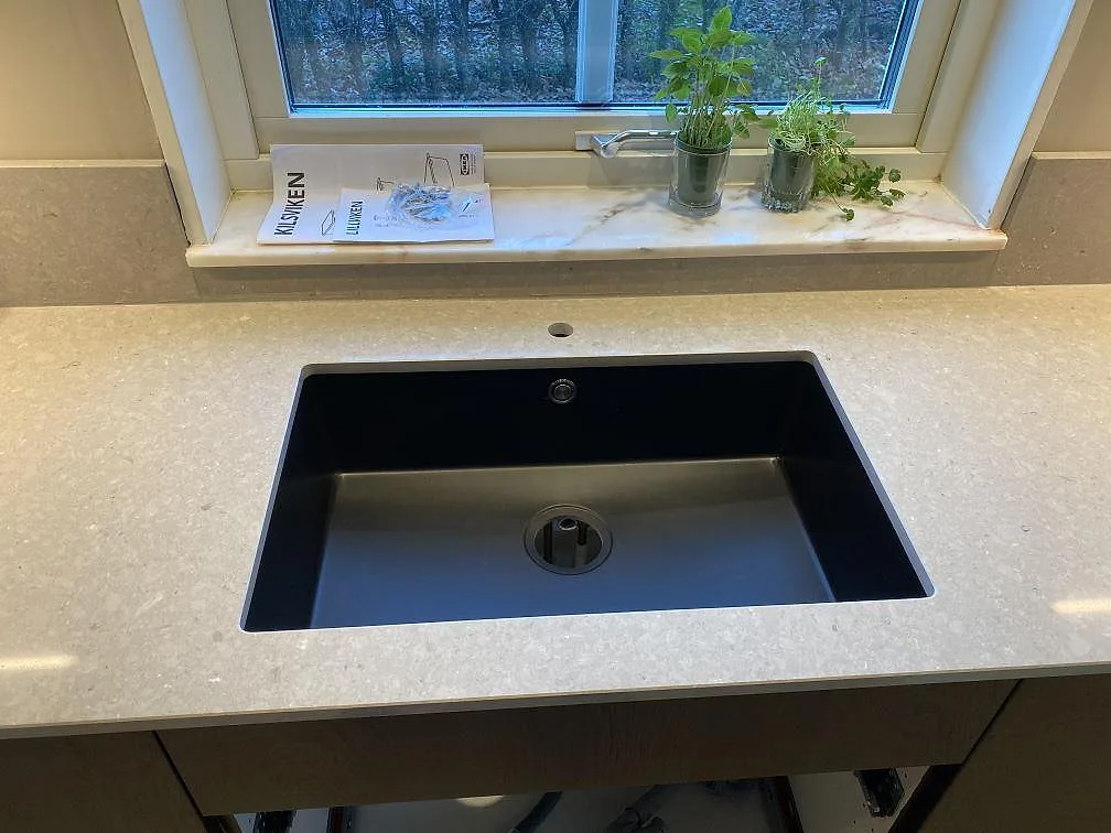 Køkkenbordplade i Caesarstone Clamshell, Torslanda – billede 2