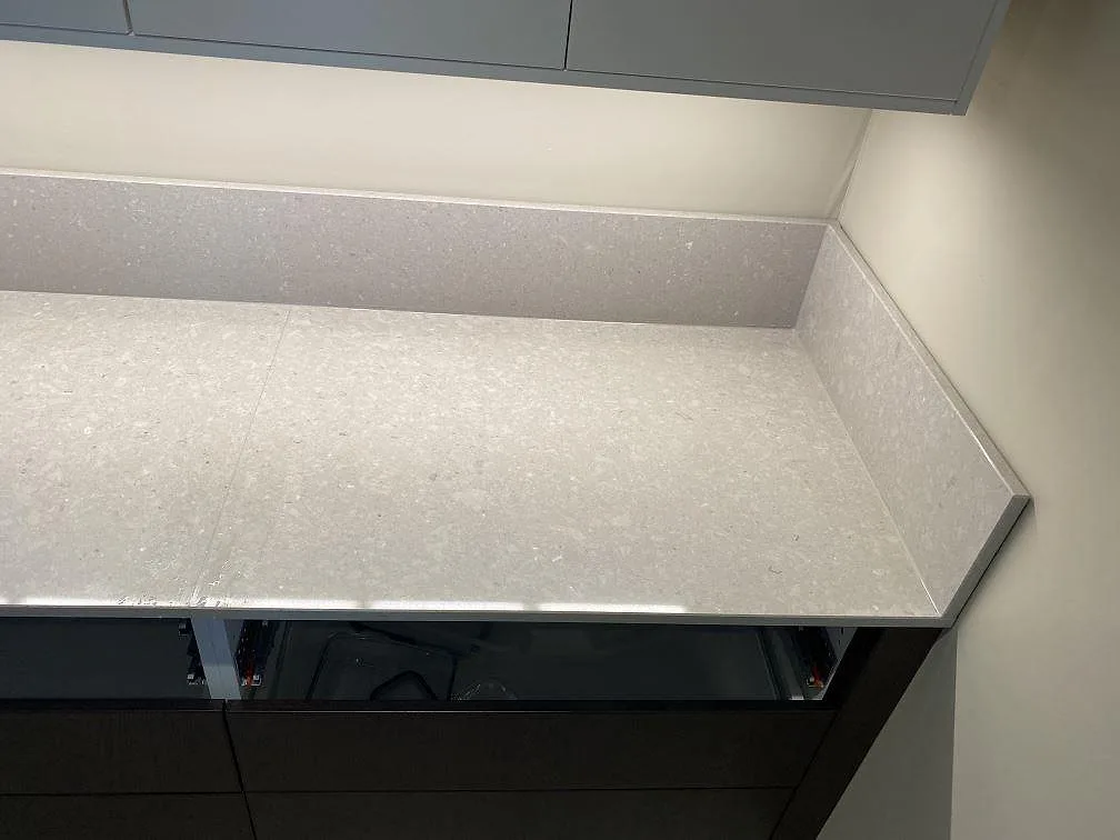 Køkkenbordplade i Caesarstone Clamshell, Torslanda – billede 6