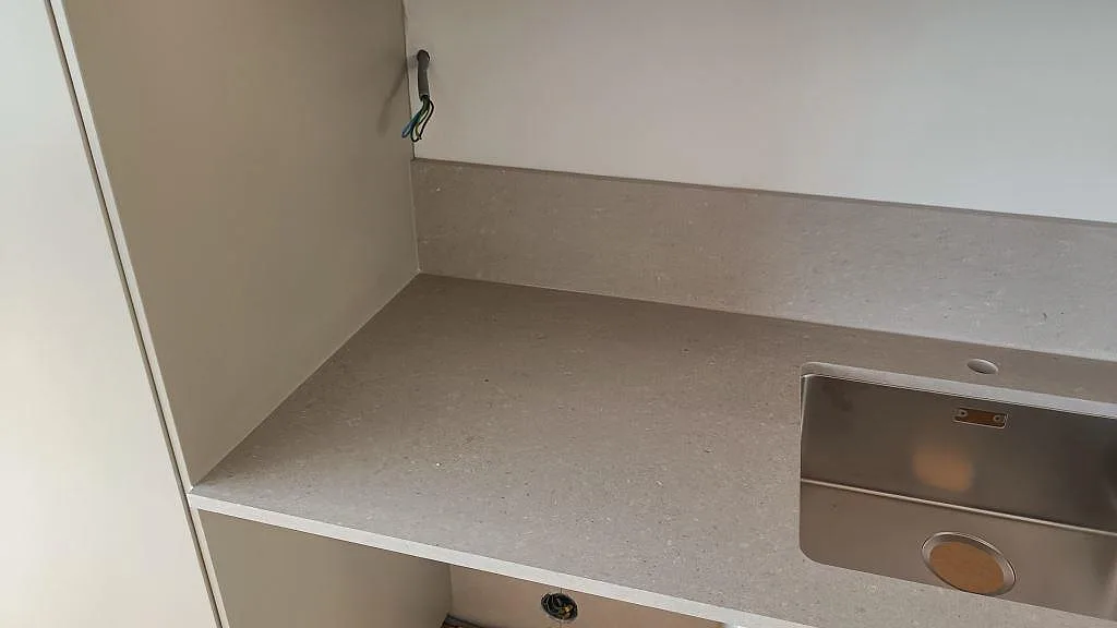 Køkkenbordplade i Caesarstone Clamshell, Torslanda – billede 8