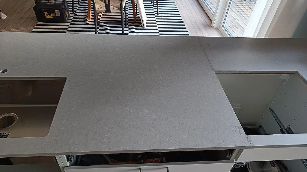 Køkkenbordplade i Caesarstone Clamshell, Torsö – billede 5