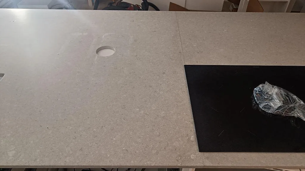 Køkkenbordplade i Caesarstone Clamshell, Västra Frölunda – billede 5