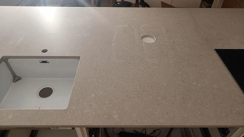 Køkkenbordplade i Caesarstone Clamshell, Västra Frölunda – billede 4