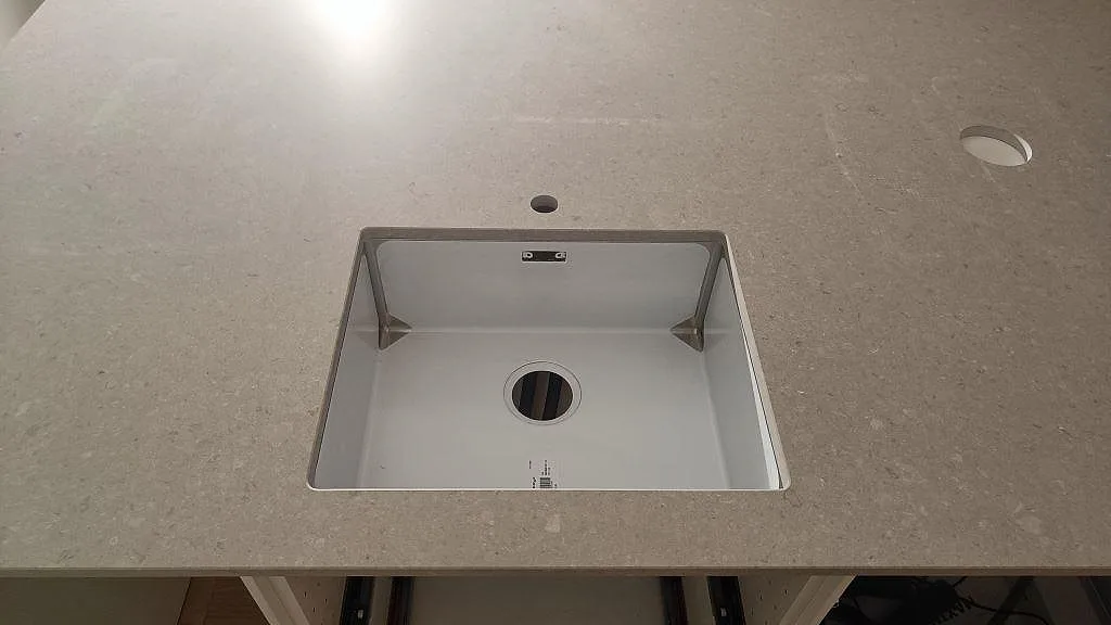Køkkenbordplade i Caesarstone Clamshell, Västra Frölunda – billede 3