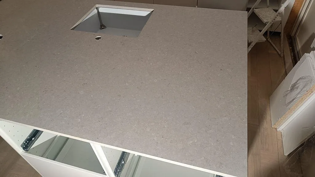 Køkkenbordplade i Caesarstone Clamshell, Västra Frölunda – billede 8
