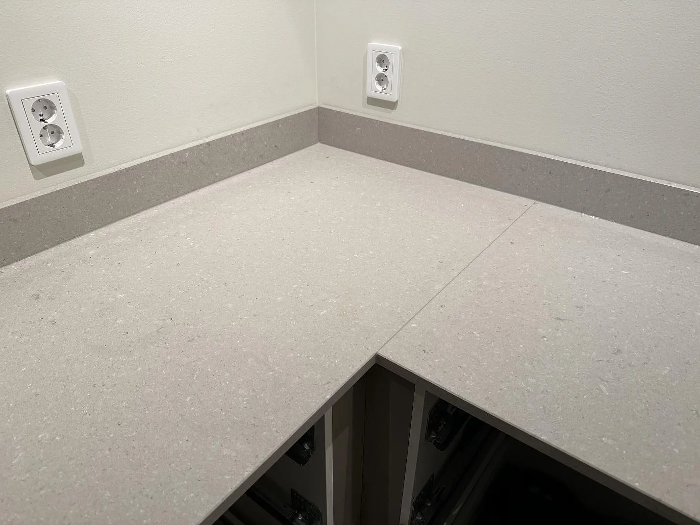 Køkkenbordplade i Caesarstone Clamshell, Veinge – billede 5