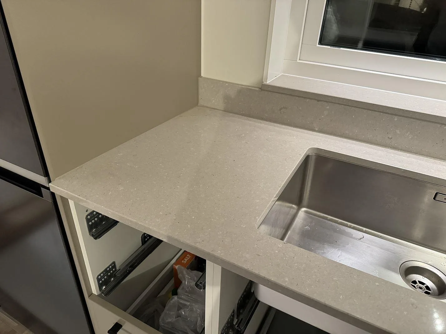 Køkkenbordplade i Caesarstone Clamshell, Veinge – billede 2