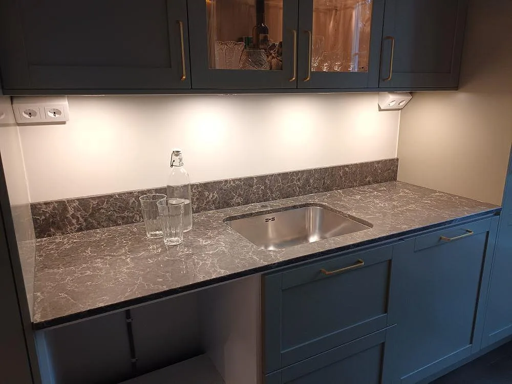 Køkkenbordplade i Caesarstone Coastal Grey, Stockholm