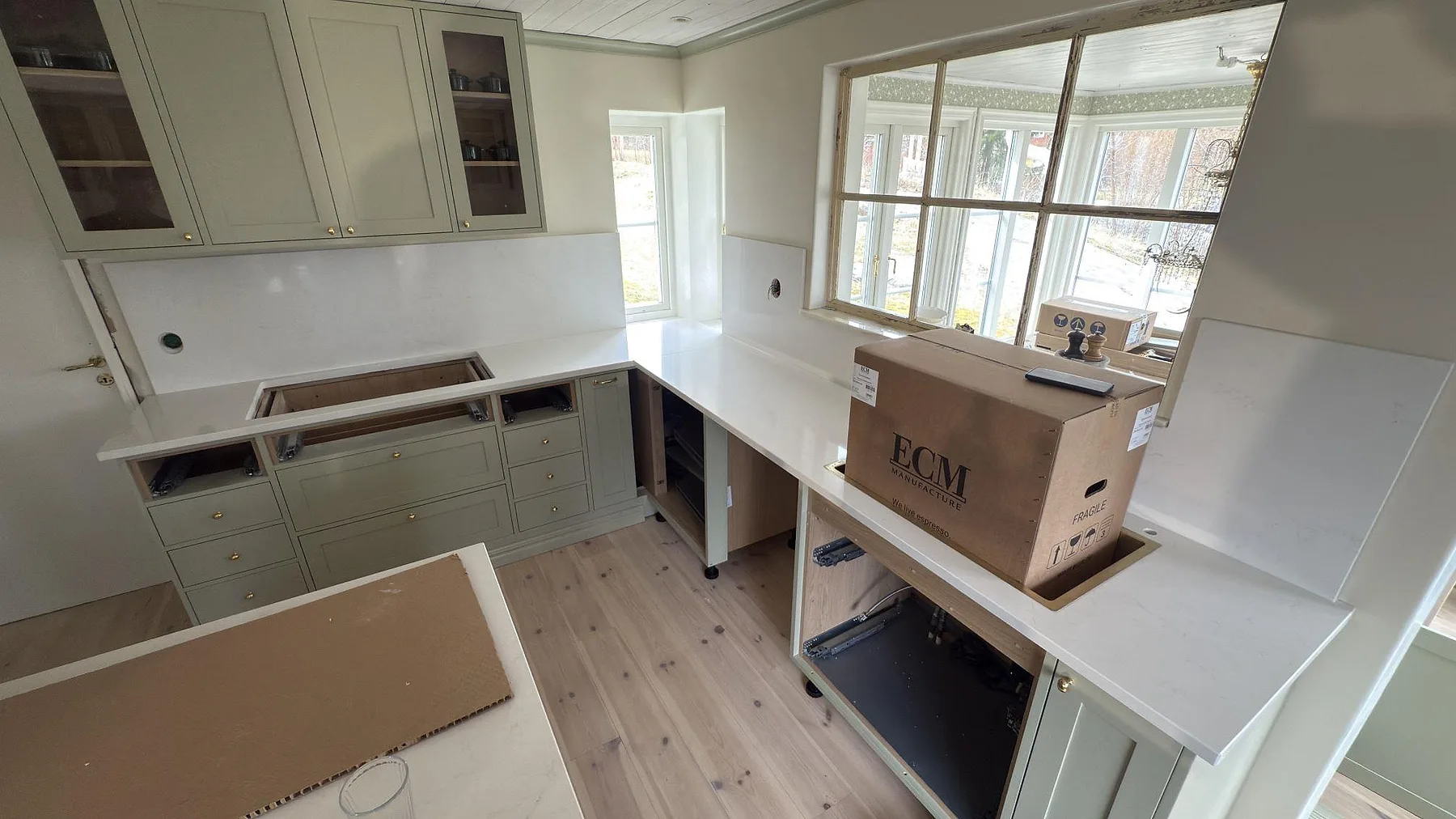 Køkkenbordplade i Caesarstone Frosty Carrina, Vaxholm – billede 2
