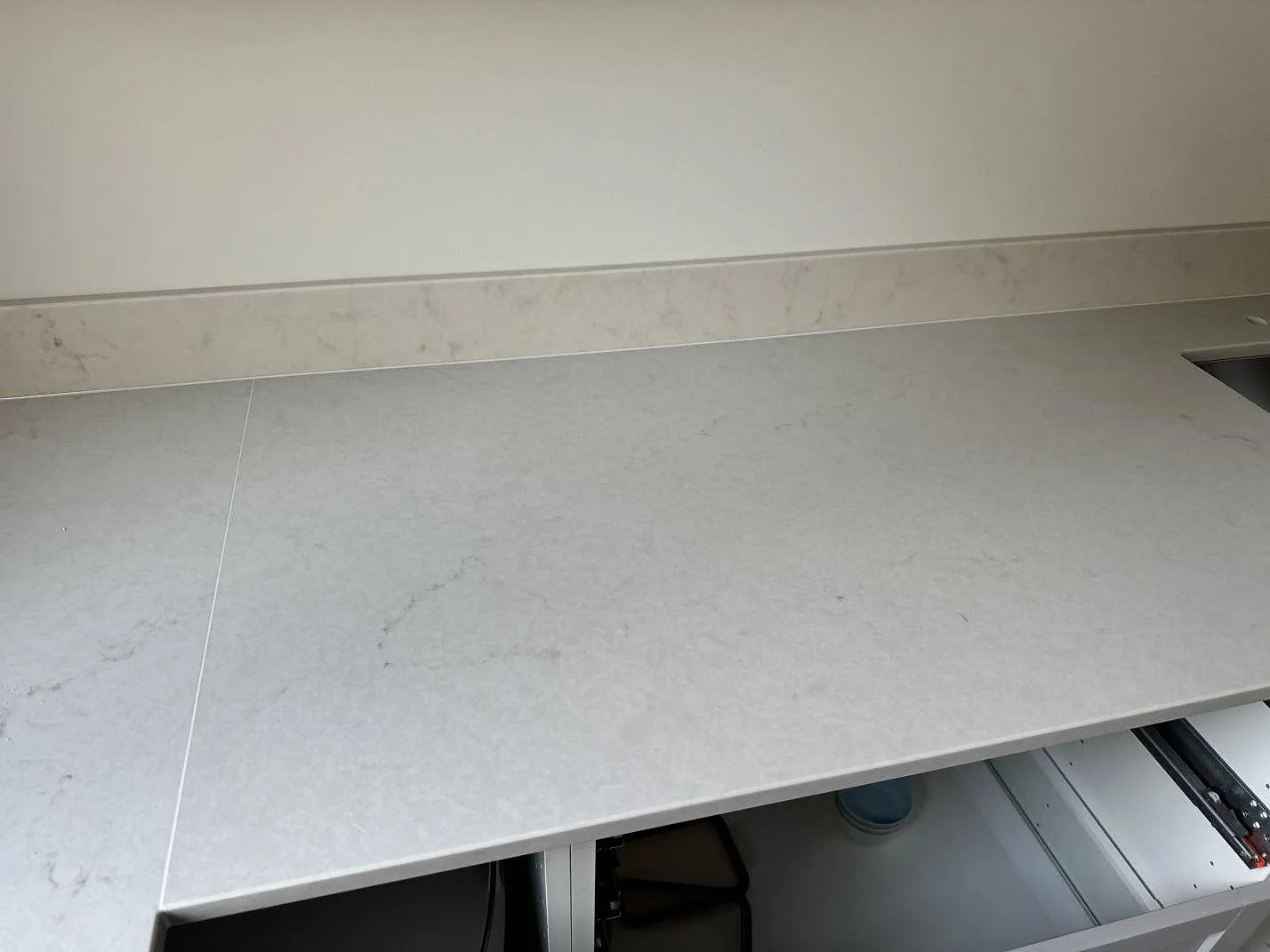 Køkkenbordplade i Caesarstone London Grey, växjö – billede 6