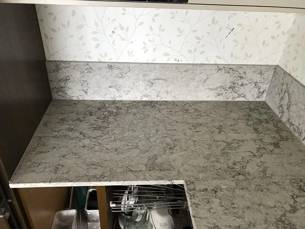 Køkkenbordplade i Caesarstone Moorland Fog, Bohus – billede 4