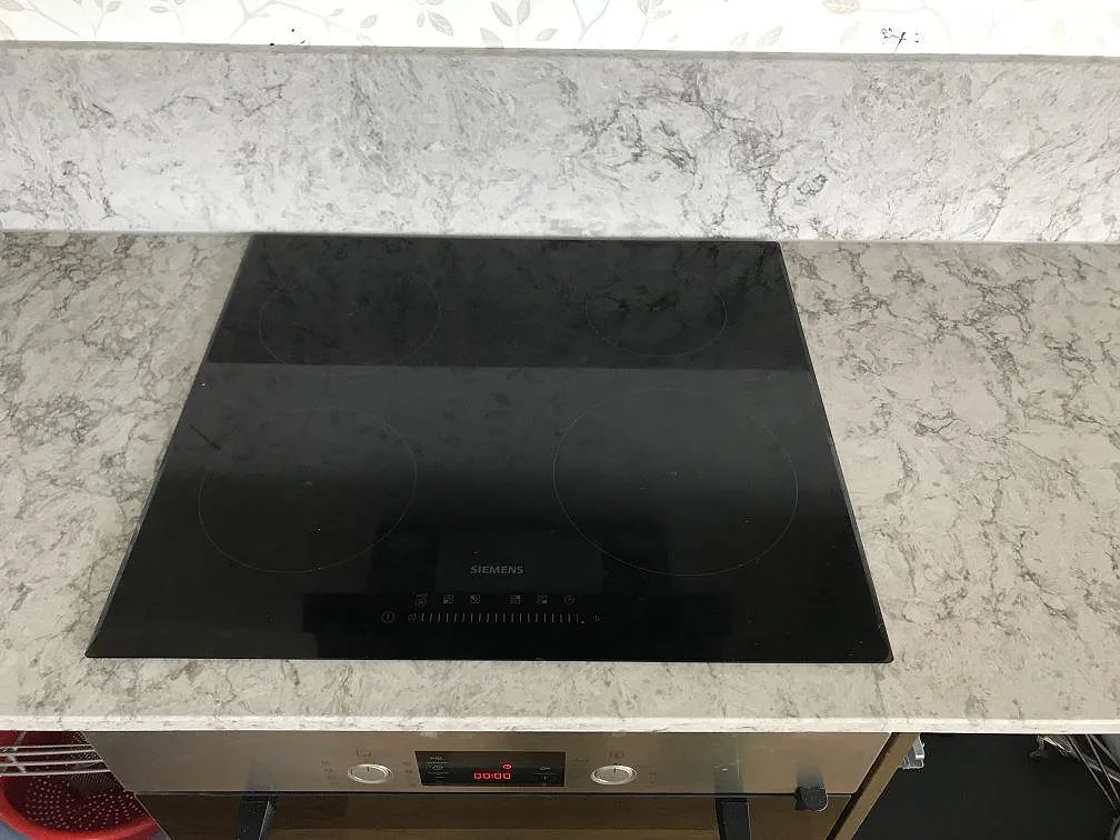 Køkkenbordplade i Caesarstone Moorland Fog, Bohus – billede 2