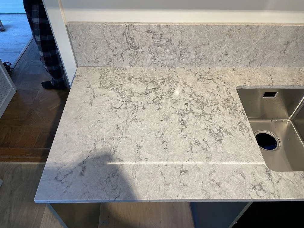 Køkkenbordplade i Caesarstone Moorland Fuge, Borensberg – billede 5