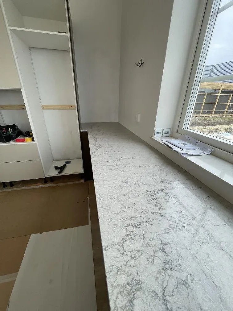 Køkkenbordplade i Caesarstone Moorland Fuge, Bunkeflostrand – billede 3