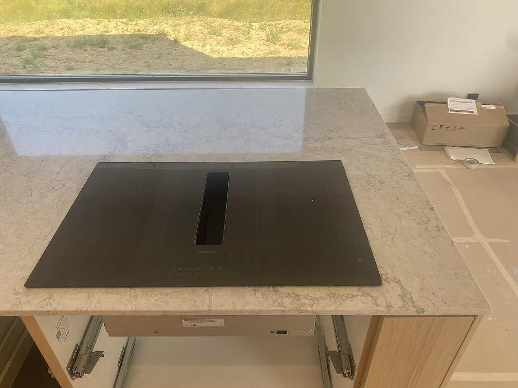 Køkkenbordplade i Caesarstone Moorland Fog, Farhult – billede 4