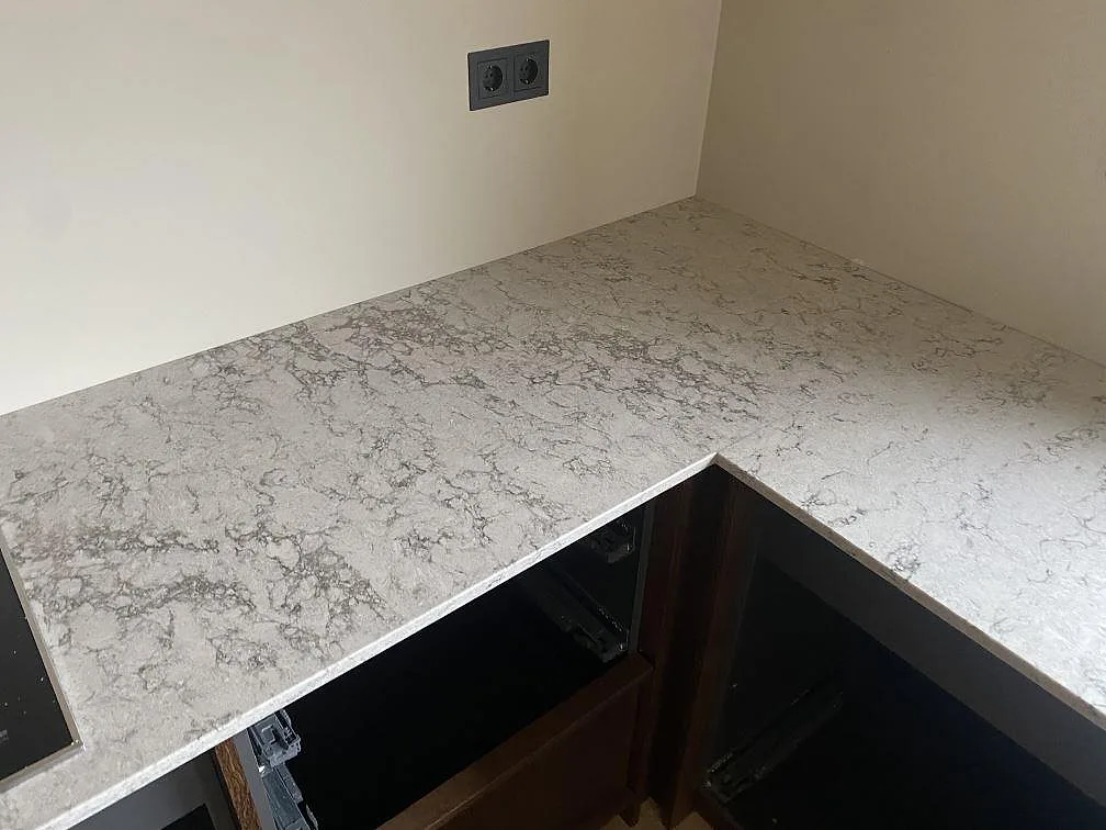 Køkkenbordplade i Caesarstone Moorland Fog, Grebbestad – billede 6