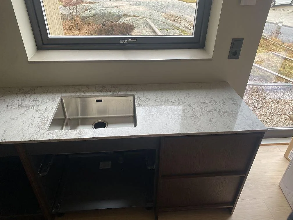 Køkkenbordplade i Caesarstone Moorland Fog, Grebbestad – billede 2