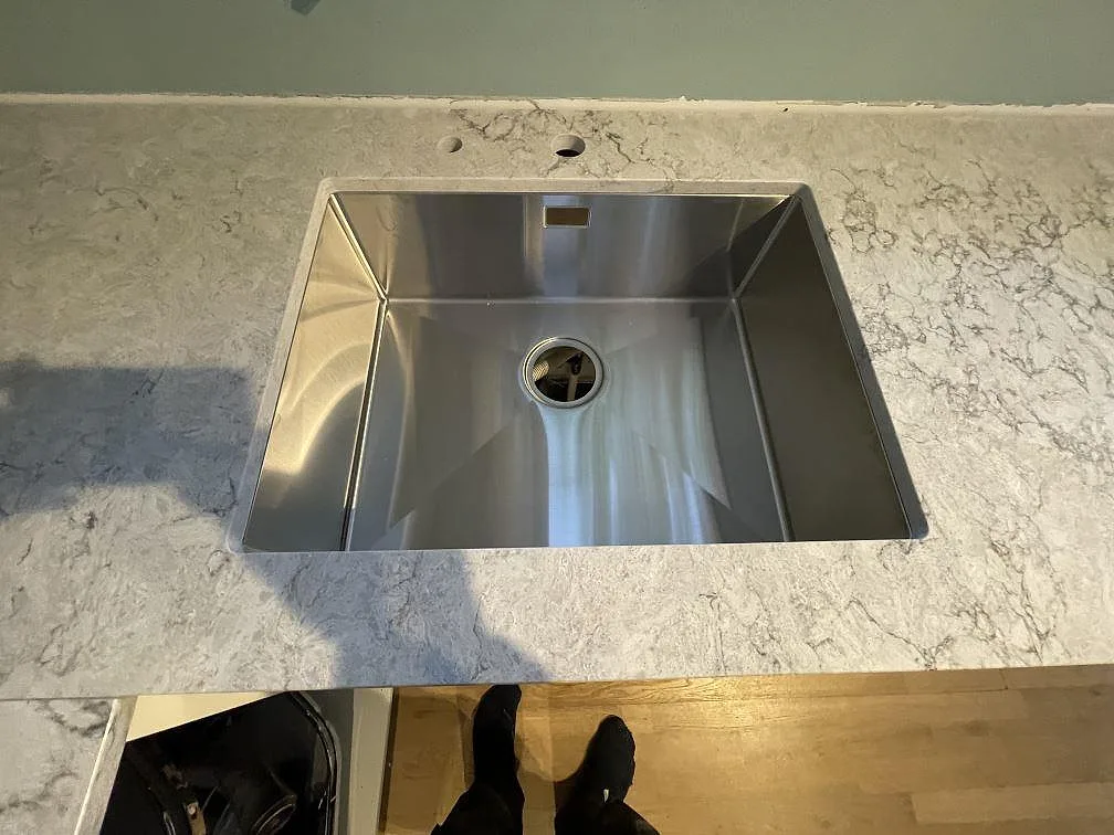 Køkkenbordplade i Caesarstone Moorland Fuge, Huddinge – billede 5