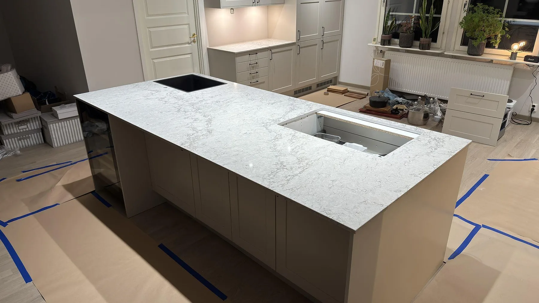 Køkkenbordplade i Caesarstone Moorland Fuge, Knivsta – billede 2