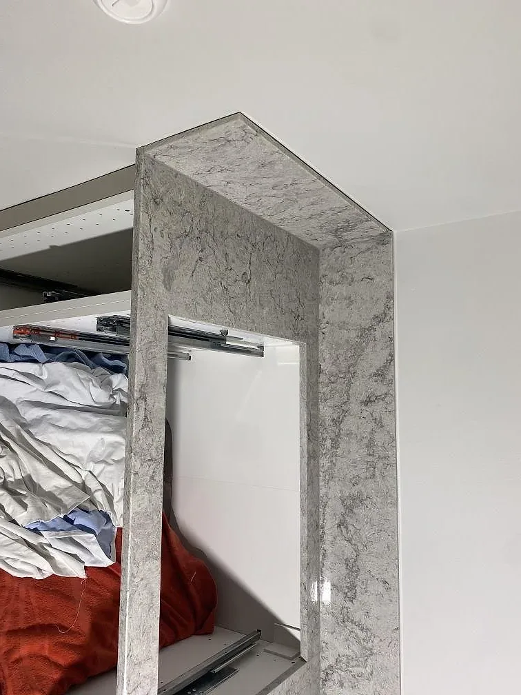 Køkkenbordplade i Caesarstone Moorland Fog, Limhamn – billede 6