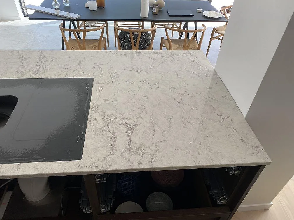 Køkkenbordplade i Caesarstone Moorland Fog, Lomma – billede 3