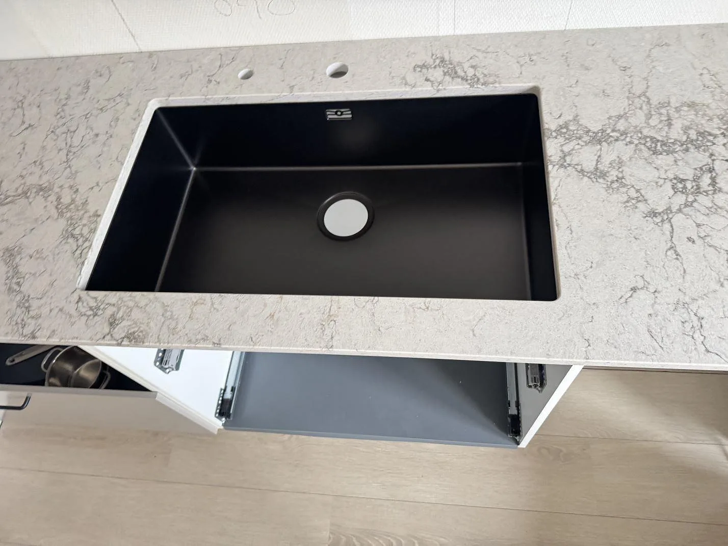 Køkkenbordplade i Caesarstone Moorland Fuge, Lund – billede 6