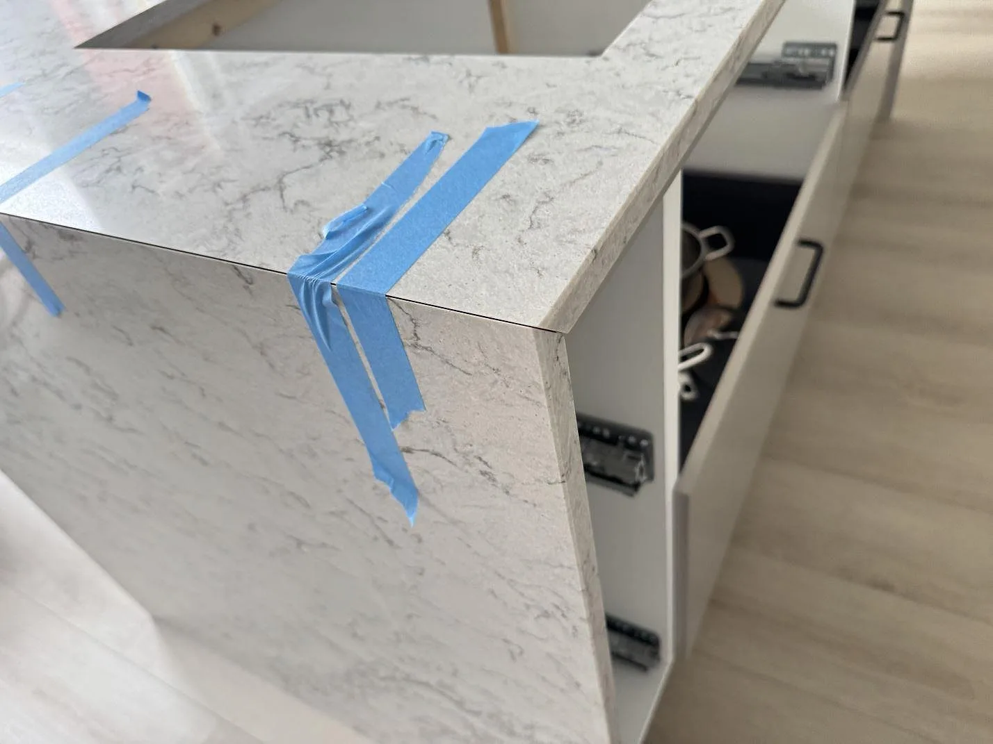 Køkkenbordplade i Caesarstone Moorland Fuge, Lund – billede 8