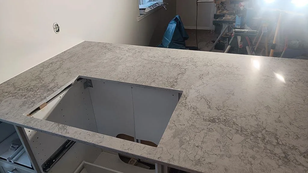 Køkkenbordplade i Caesarstone Moorland Fog, Malmö – billede 5