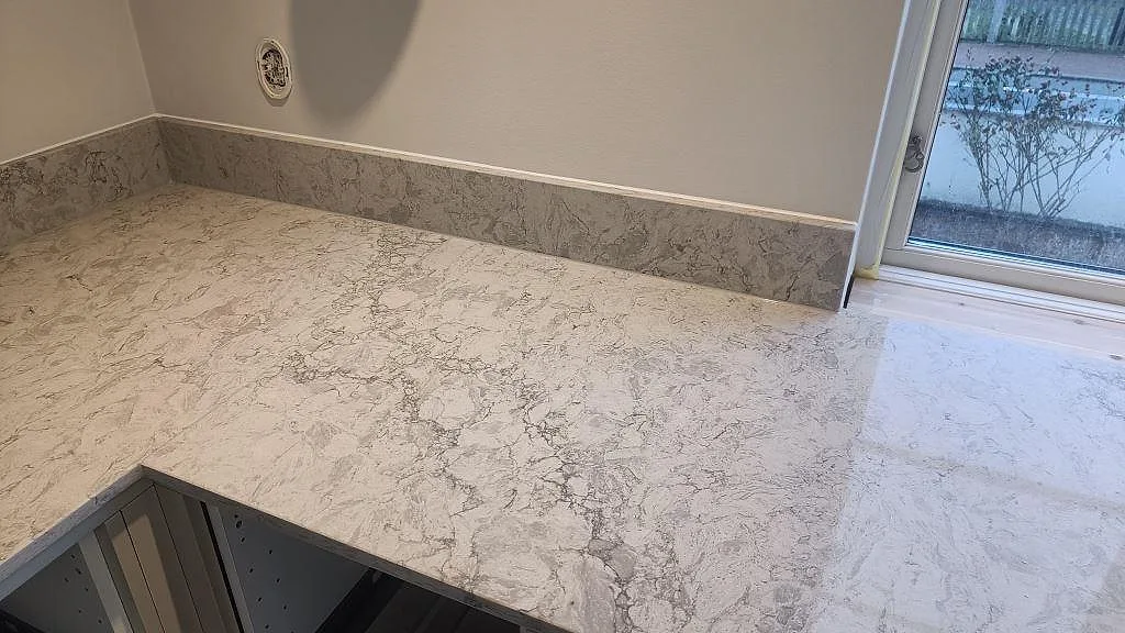Køkkenbordplade i Caesarstone Moorland Fog, Malmö – billede 8