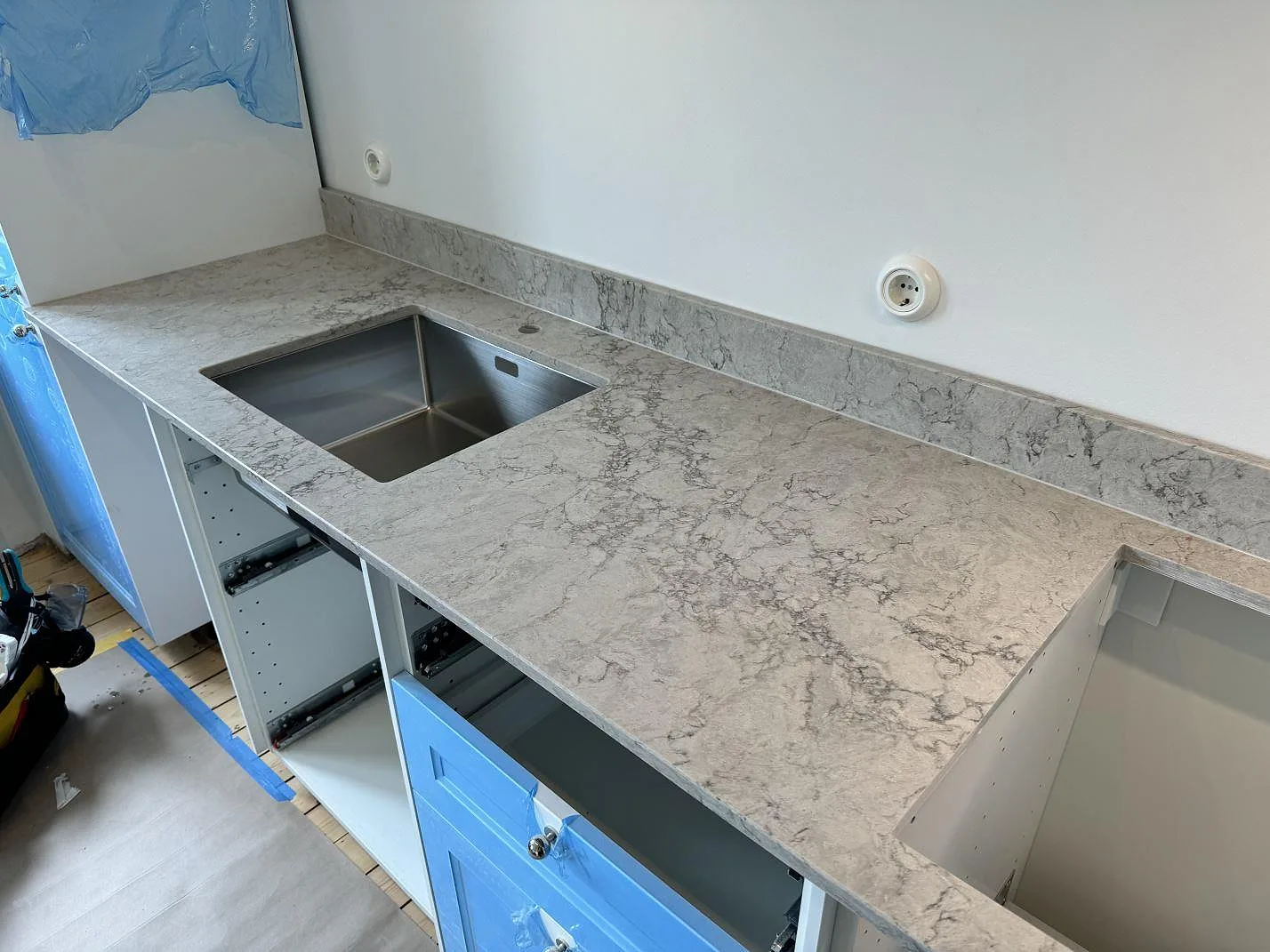 Køkkenbordplade i Caesarstone Moorland Fuge, Malmö – billede 2