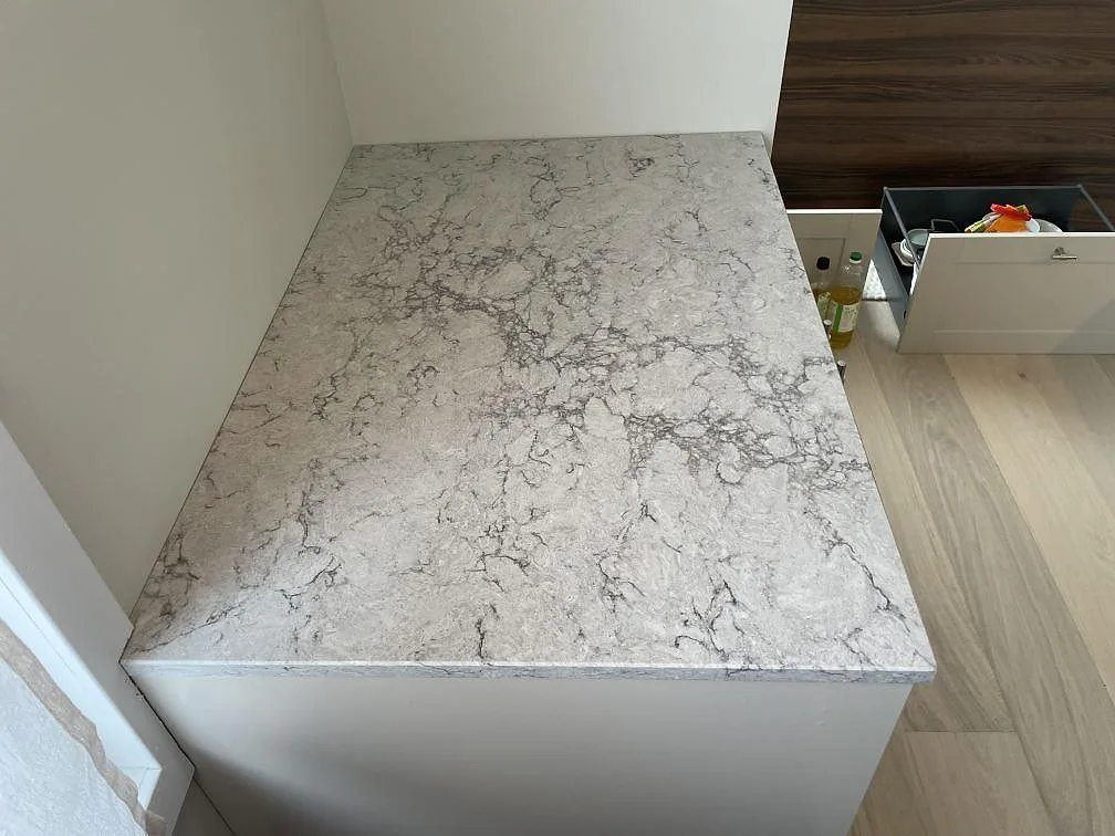 Køkkenbordplade i Caesarstone Moorland Fuge, Saltsjö-Boo – billede 4